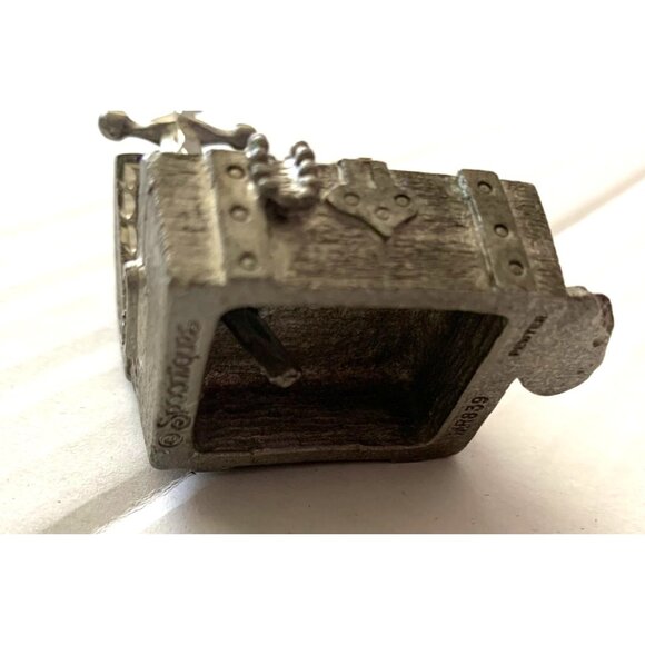 Spooniques Treasure Chest Box Sword Skulls 2 in wide x 1.5 in deep x 2.5 in tall - Picture 2 of 4